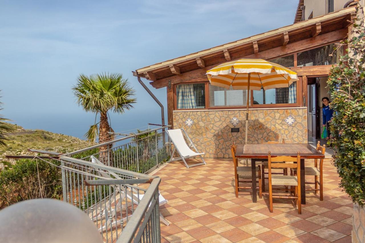Villa Azzurra Con Vista Sul Mare 圣维托罗卡波 外观 照片