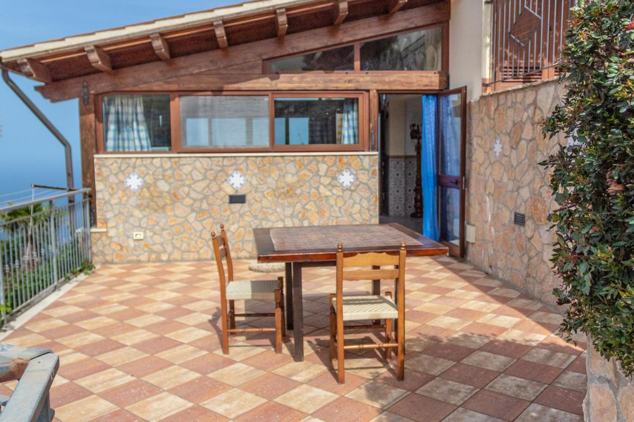 Villa Azzurra Con Vista Sul Mare 圣维托罗卡波 外观 照片