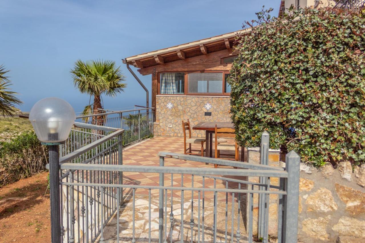 Villa Azzurra Con Vista Sul Mare 圣维托罗卡波 外观 照片